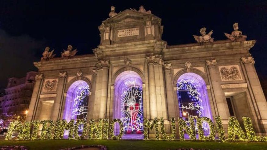 Tour en Tuk Tuk: Lo más destacado de las luces de Navidad de Madrid Imagen de portada