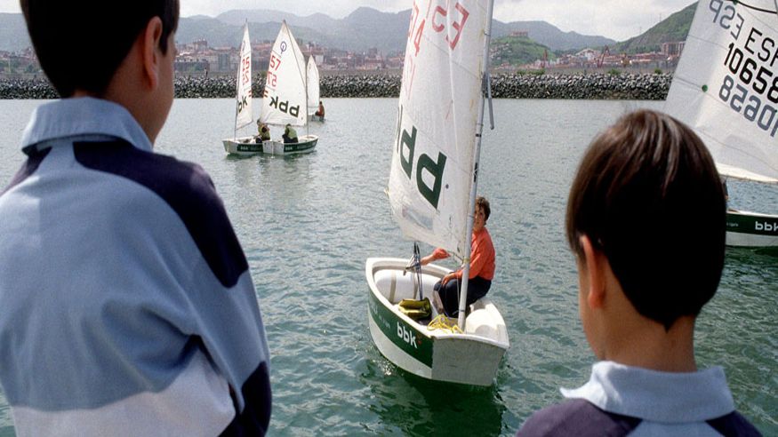 Aprendiendo a navegar en Getxo Imagen de portada