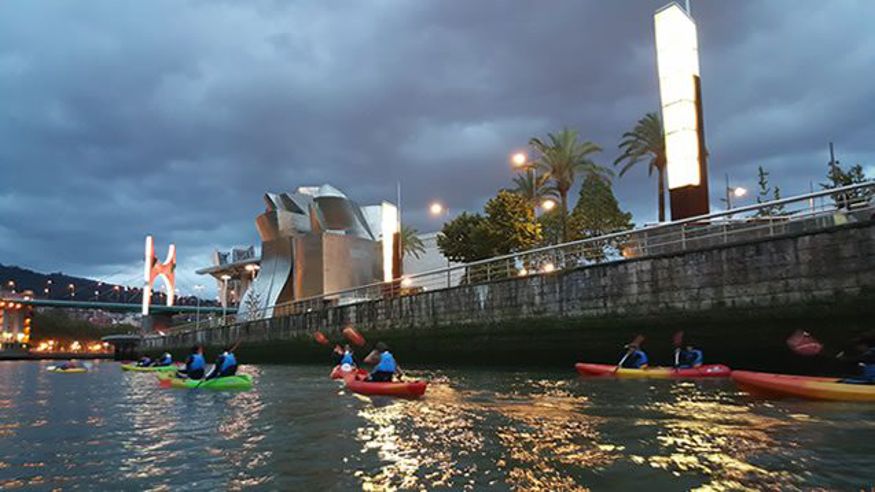 Kayak - Ruta cultural -  Tour nocturno en kayak por Bilbao - BILBAO