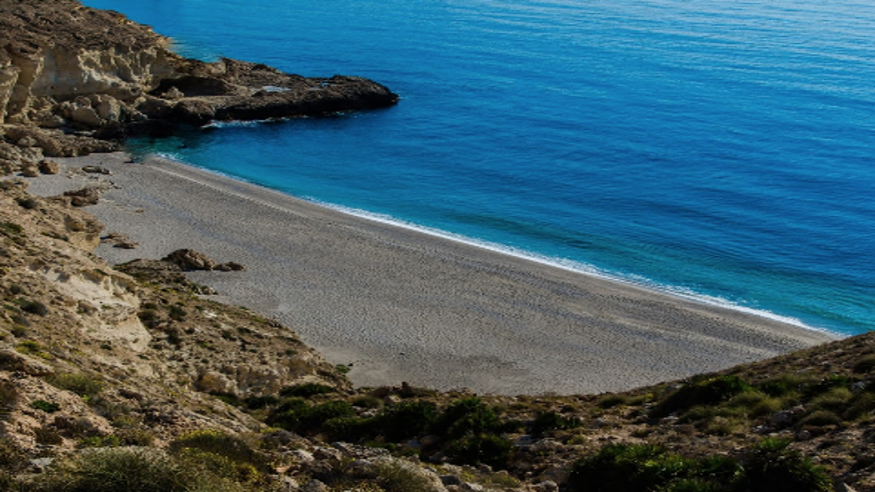 Yoga - Deportes agua - Kayak -  Playa de las Salinicas - ALMERIA